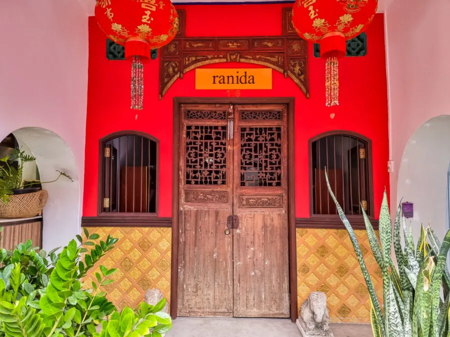 phuket town house facade