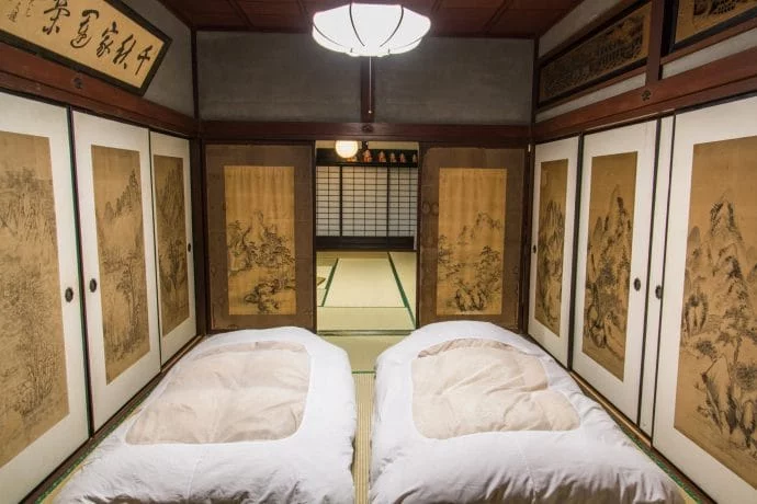 futons chambre kigusuriya ryokan - miyama japon