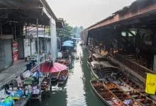 Damnoen Saduak market early morning