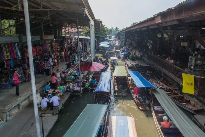 Damnoen Saduak floating market