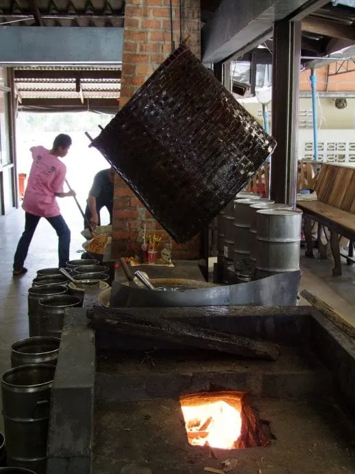 palm sugar production damnoen saduak
