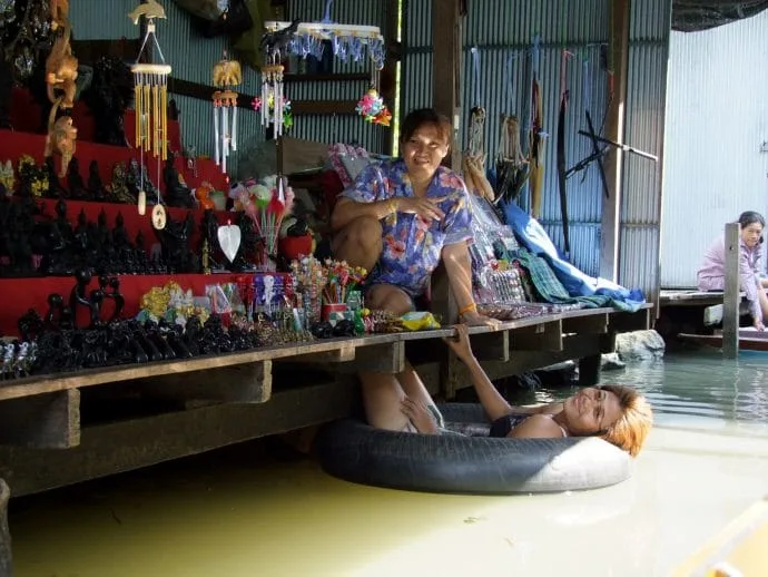 relax floating market damnoen saduak