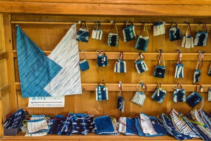 souvenirs little indigo museum kayabuki-no-sato - japan