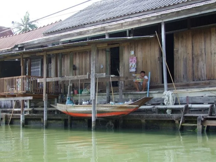 old canal house damnoen saduak 2010