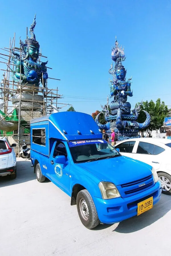blue songthaew at chiang rai blue temple