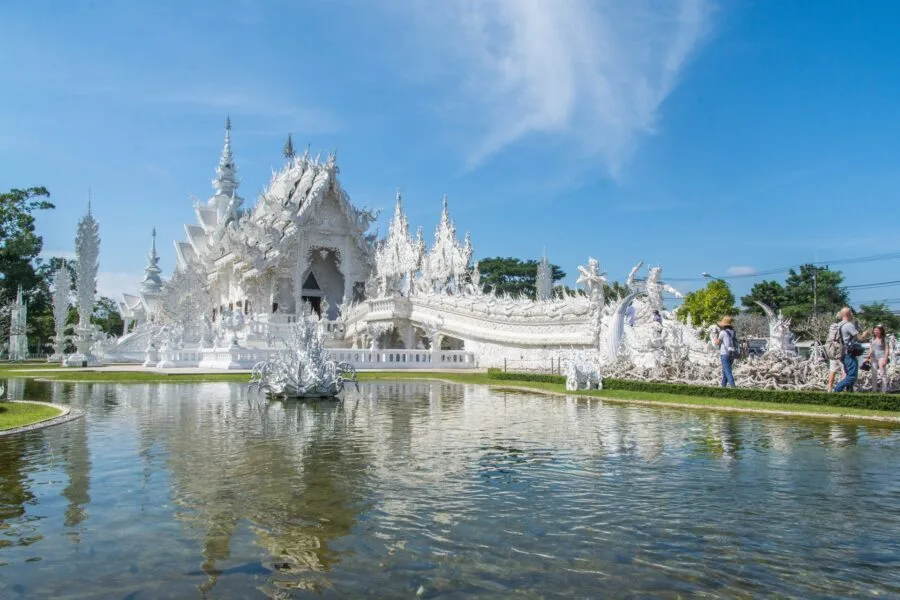 white temple wat rong khun chiang rai thailand