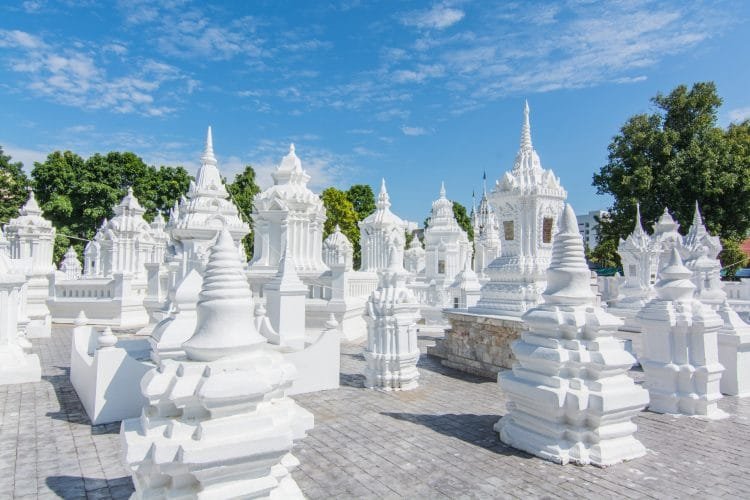 mausolees wat suan dok - chiang mai