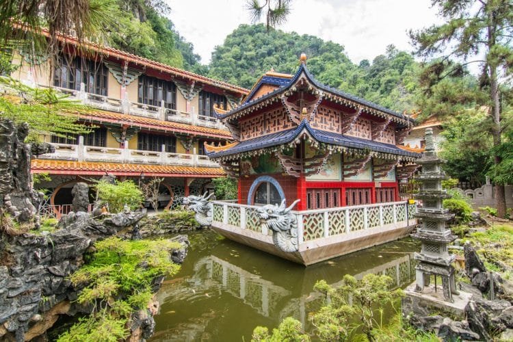 sam poh tong temple ipoh - malaisie