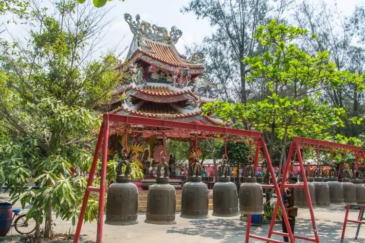 chinese pagoda wat muang - ang thong - thailand
