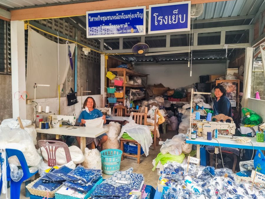 chez auntie ngiem indigo dyeing learning center village indigo ban thung hong phrae