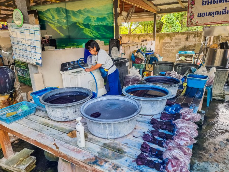 production auntie ngiem indigo dyeing learning center village indigo ban thung hong phrae