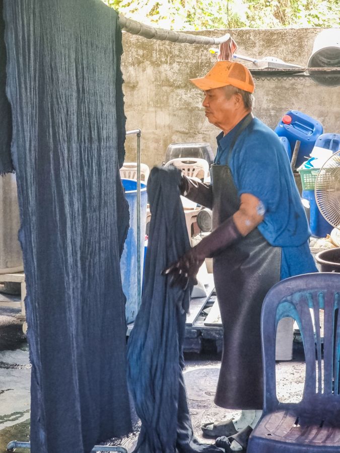 sechage tissus auntie ngiem indigo dyeing learning center village indigo ban thung hong phrae