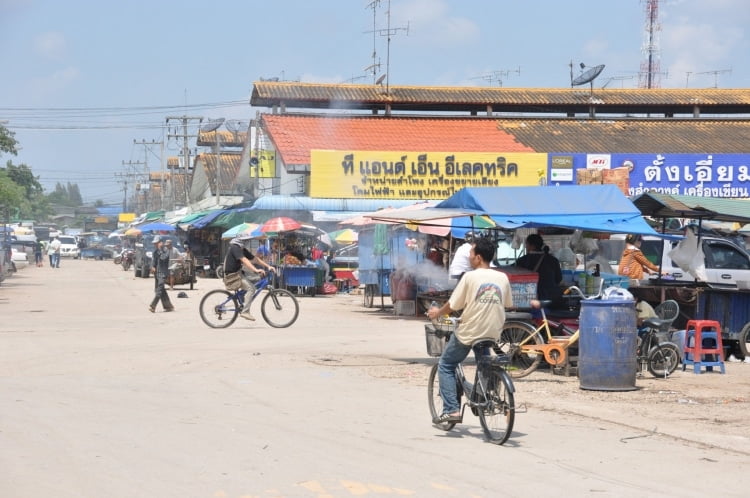marché frontalier aranyaphrathet - thailande