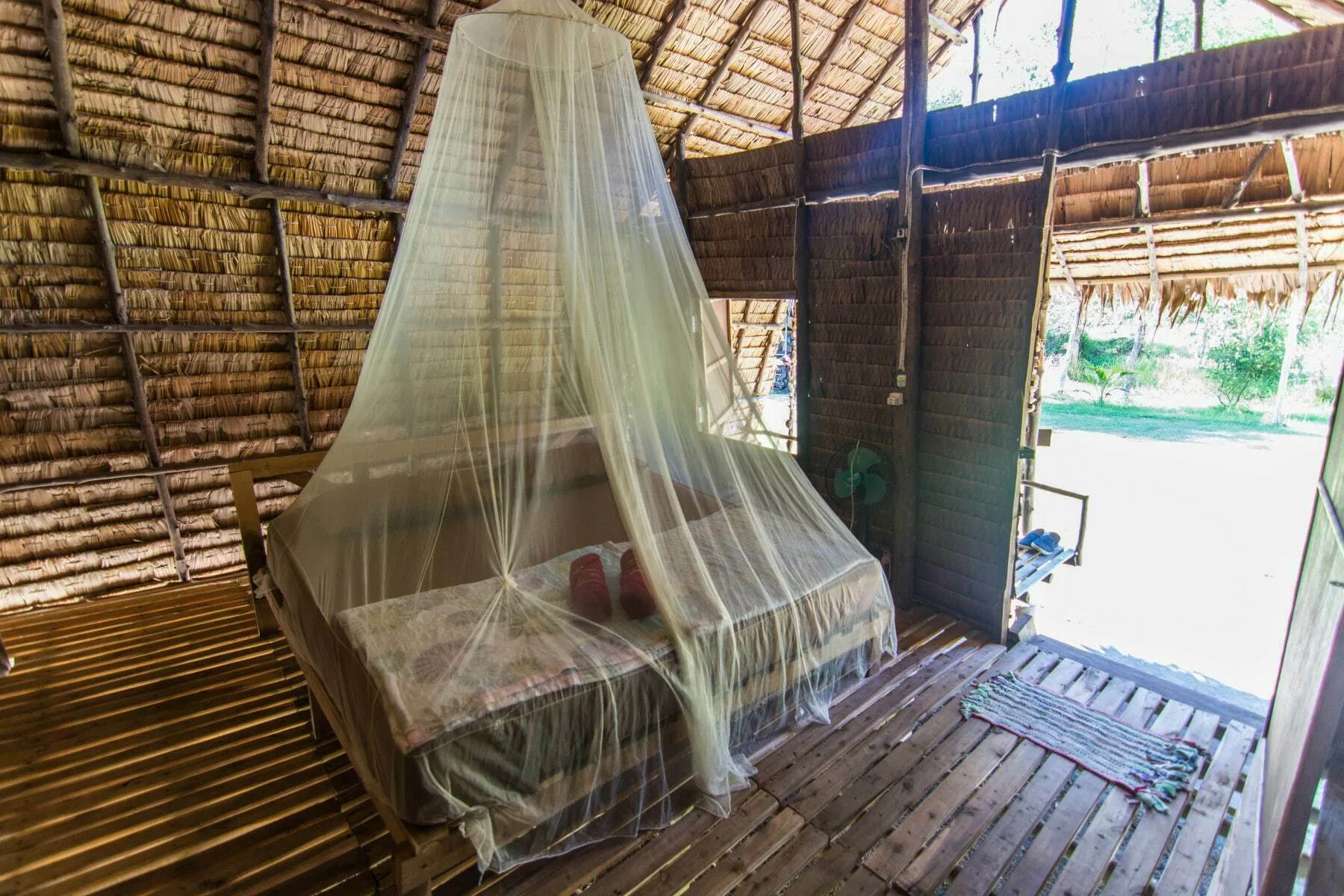 interior bungalow mr chuoi bar and hut koh phra thong