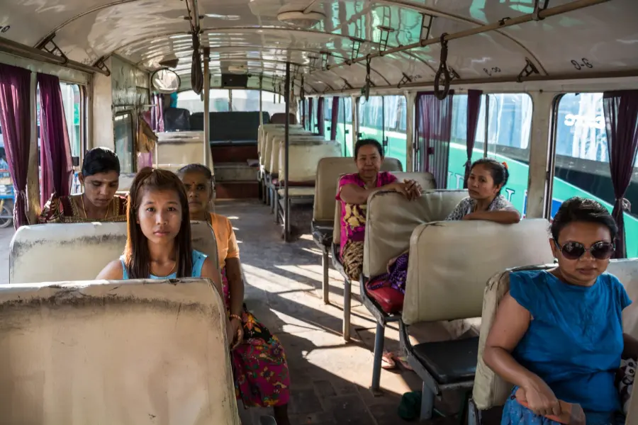 interior bus mawlamyine - hpa an - burma