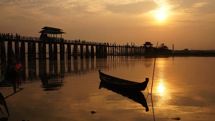 bridge u bein amarapura mandalay burma