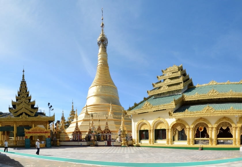 Pagode du Shwemokhtaw à Pathein en Birmanie.