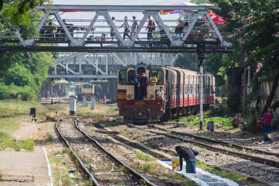 train yangon burma