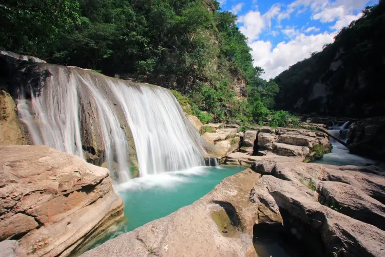 air terjun waterfall tanggedu island sumba indonesia