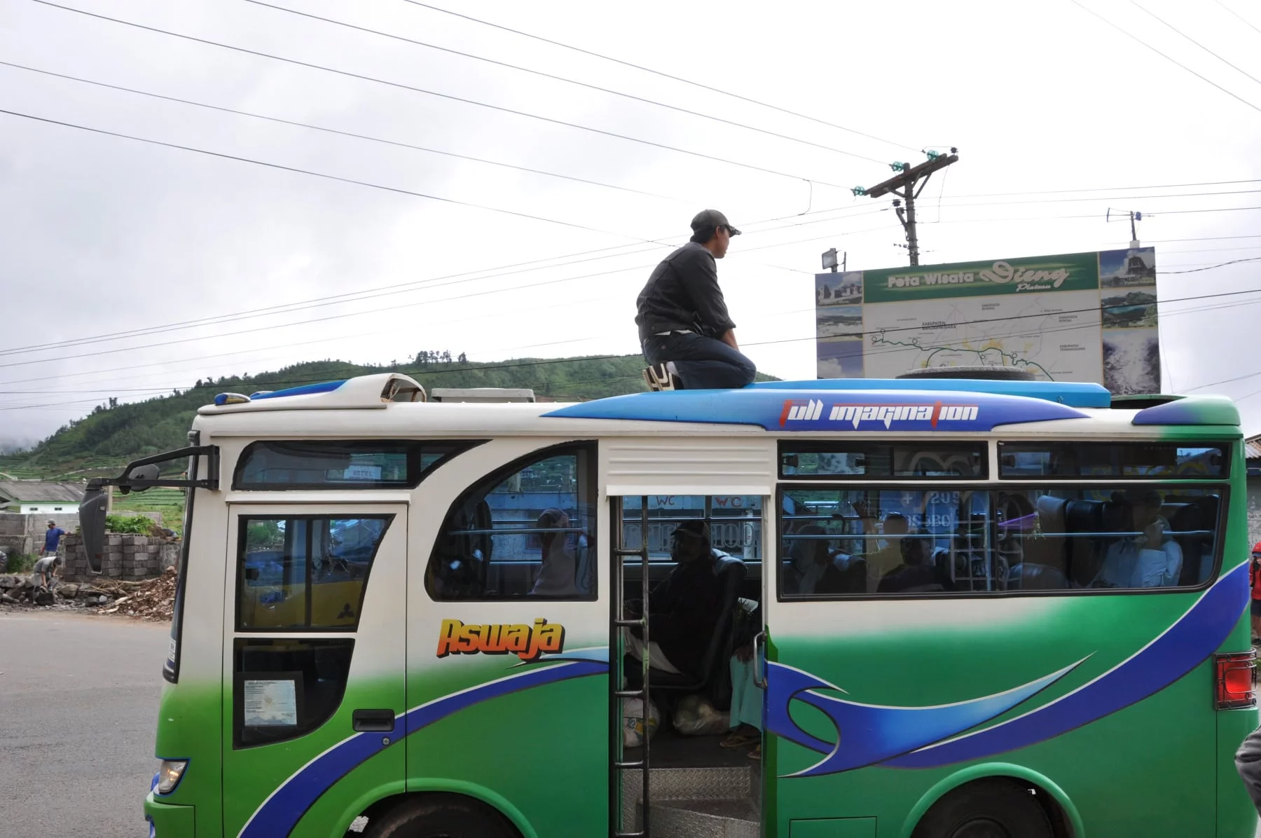 local bus dieng plateau indonesia