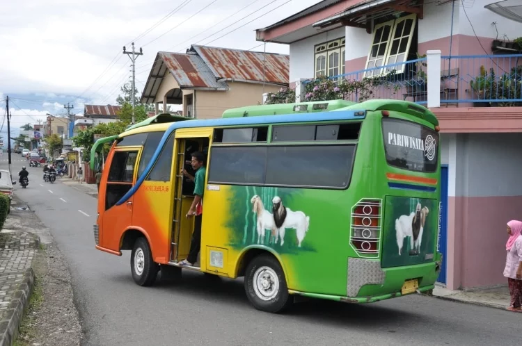 local bus wonosobo indonesia