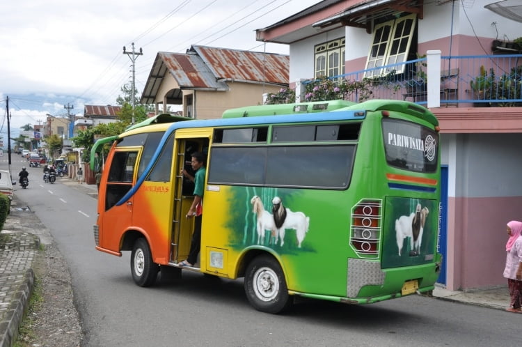 bus local wonosobo indonésie
