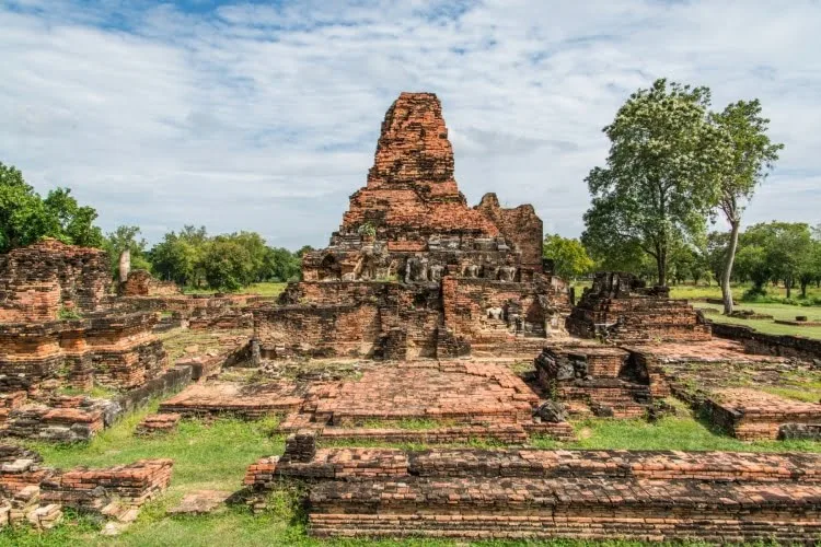 chedi wat phra phai luang sukhothai