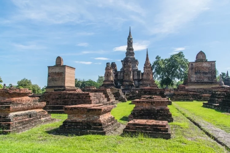 chedis wat mahathat historical park sukhothai - thailand