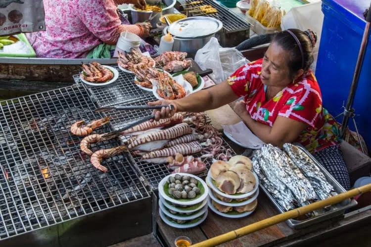 big shrimp floating walk amphawa