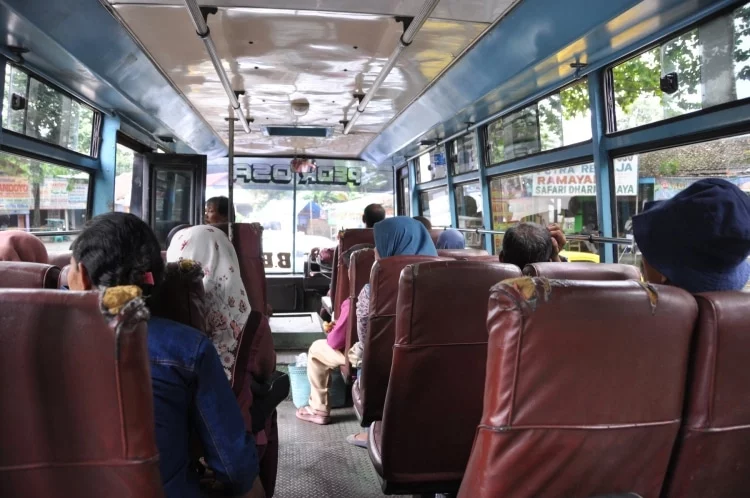 interior bus yogyakarta borobudur indonesia