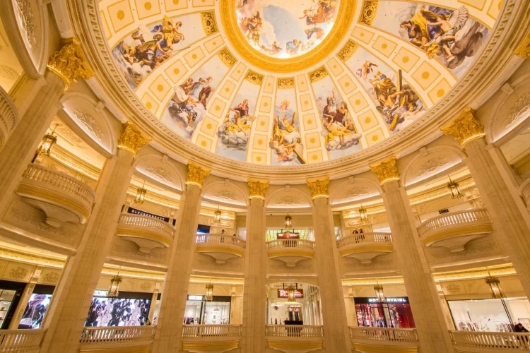 interior casino the parisian macao
