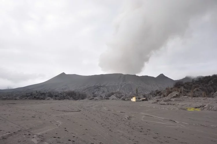 mount bromo java indonesia
