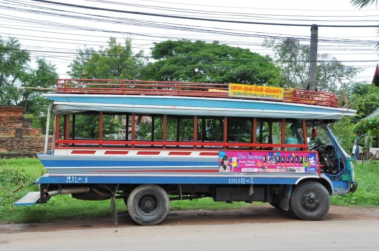 shuttle between historical park and new sukhothai
