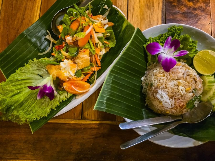 plats au poo restaurant sukhothai thailande