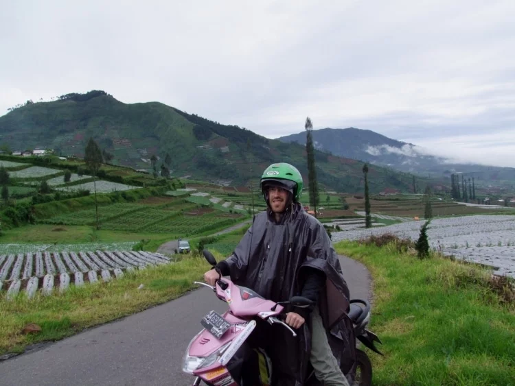 scooter dieng plateau indonesia