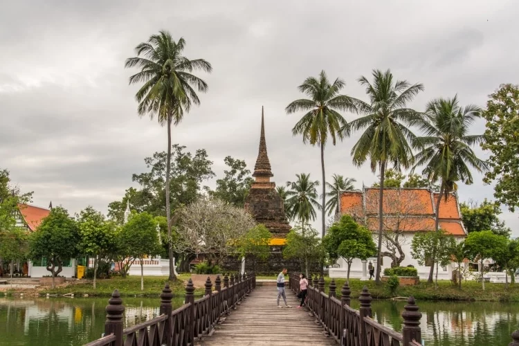 temple wat traphang thong sukhothai