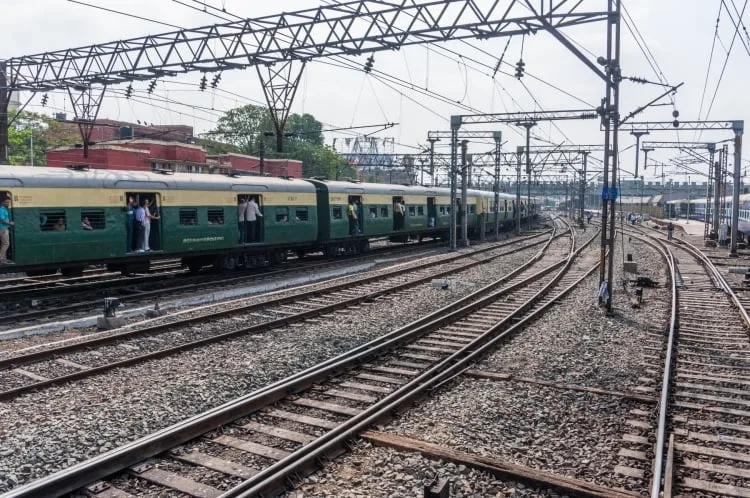 train leaving kolkata gaya india