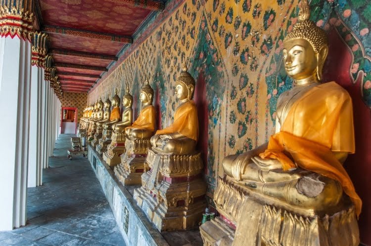 bouddha alignes cloitre wat arun bangkok bouddha alignes cloitre wat arun bangkok