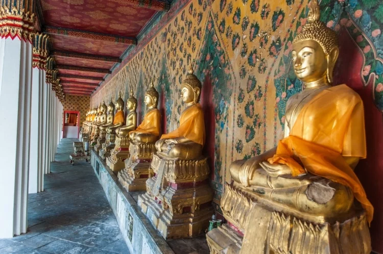 buddha aligned cloister wat arun bangkok