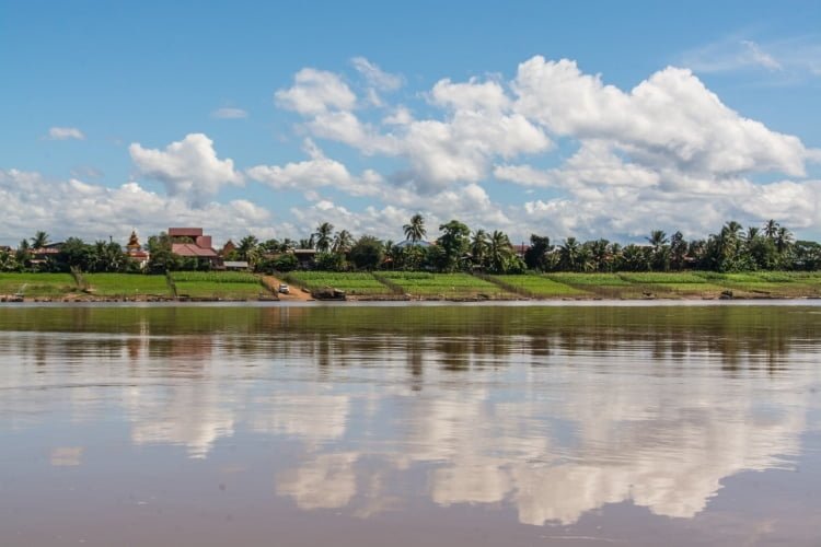 rive mekong champassak laos