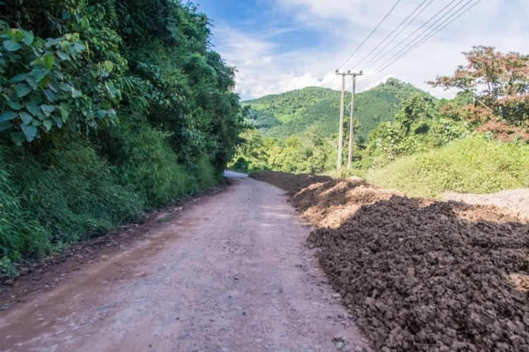 route en travaux luang namtha - muang singh nord laos