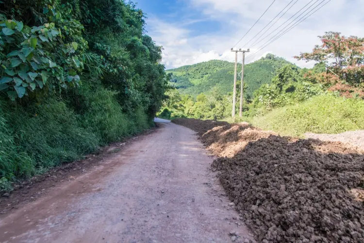 road under construction luang namtha - muang singh north laos