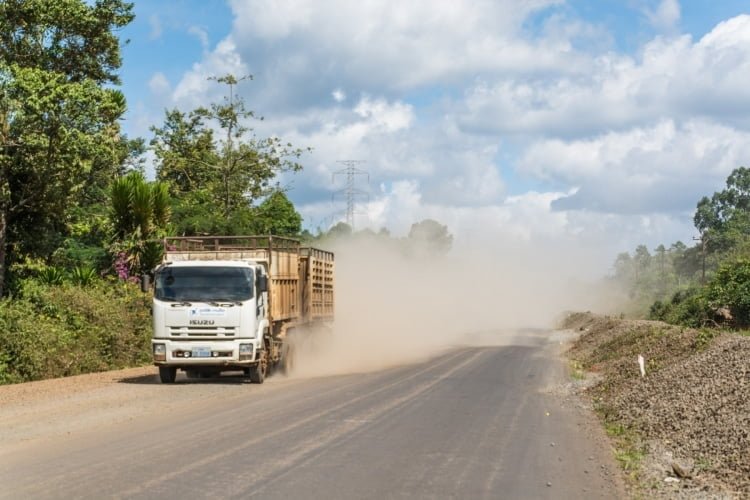 route travaux en sortie pakse - laos