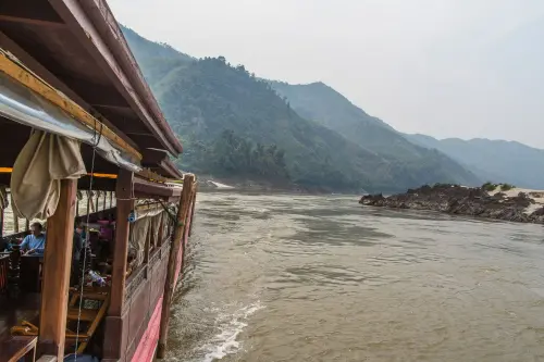 slow boat cruise mekong huay xai luang prabang laos