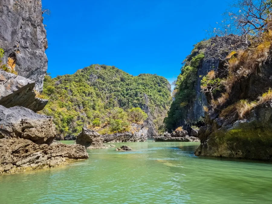 kayaking around ko hong phang nga bay
