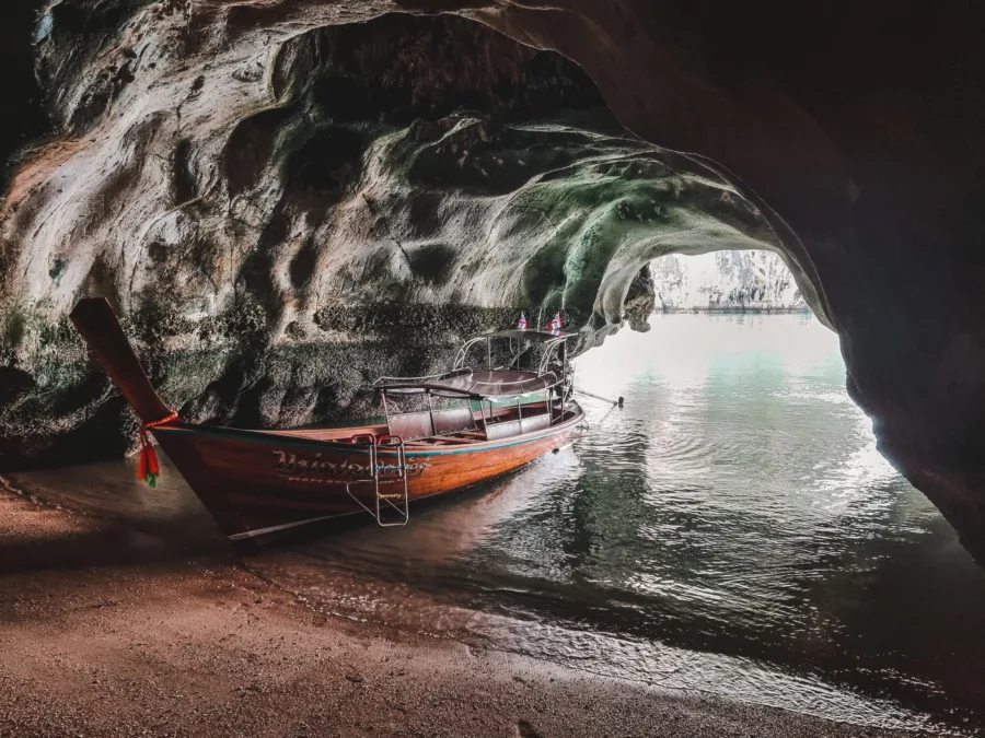 long tail in kaeo cave phang nga