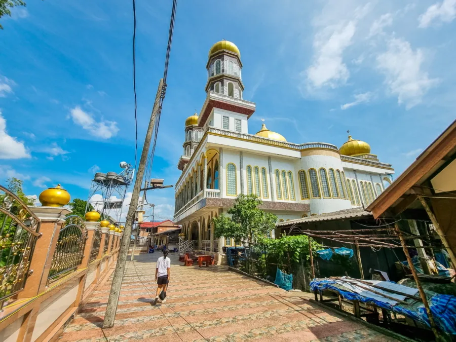 ko panyi mosque phang nga bay