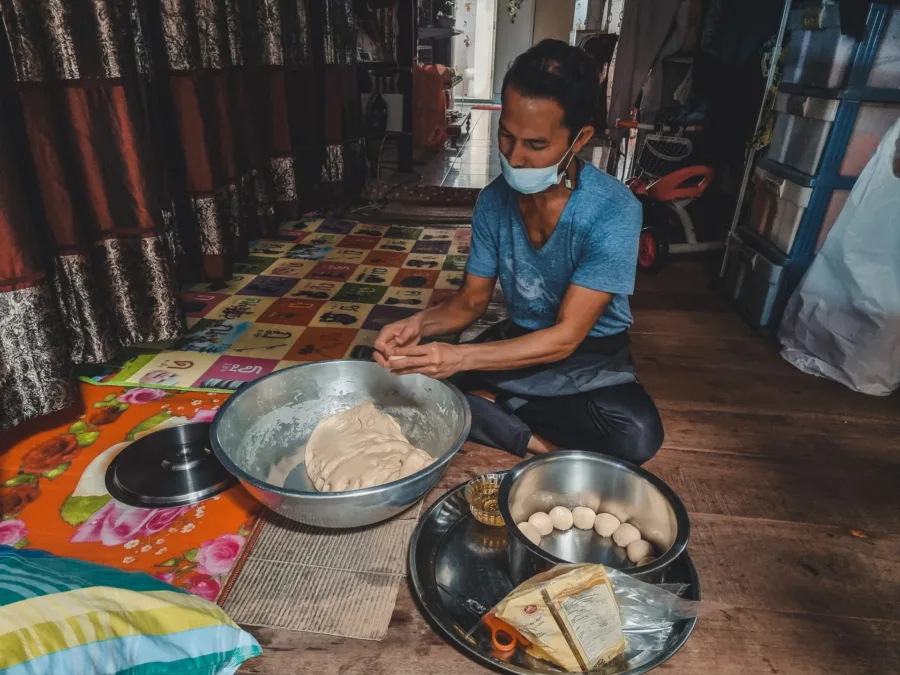 preparation of roti ko panyi bay of phang nga