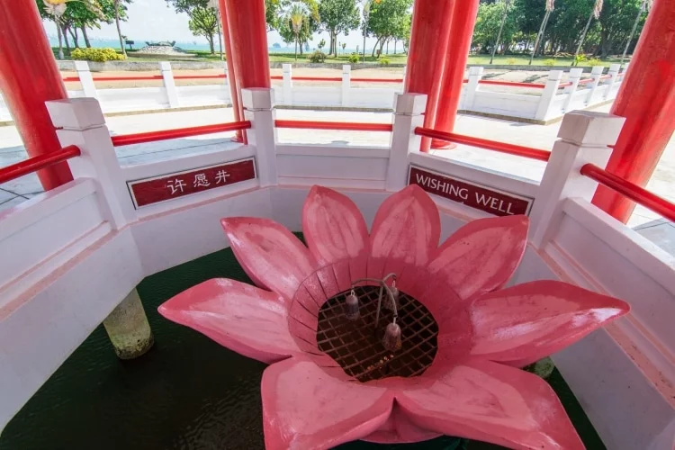 wishing well chinese temple kusu island singapore