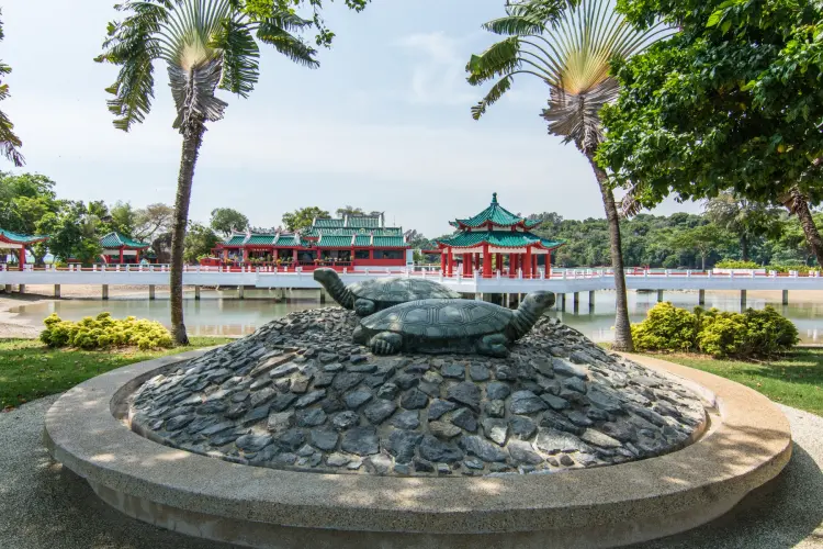 statue turtles kusu island singapore